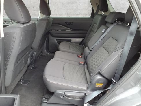 Used 2025 Nissan Pathfinder SV AWD/4WD image 7