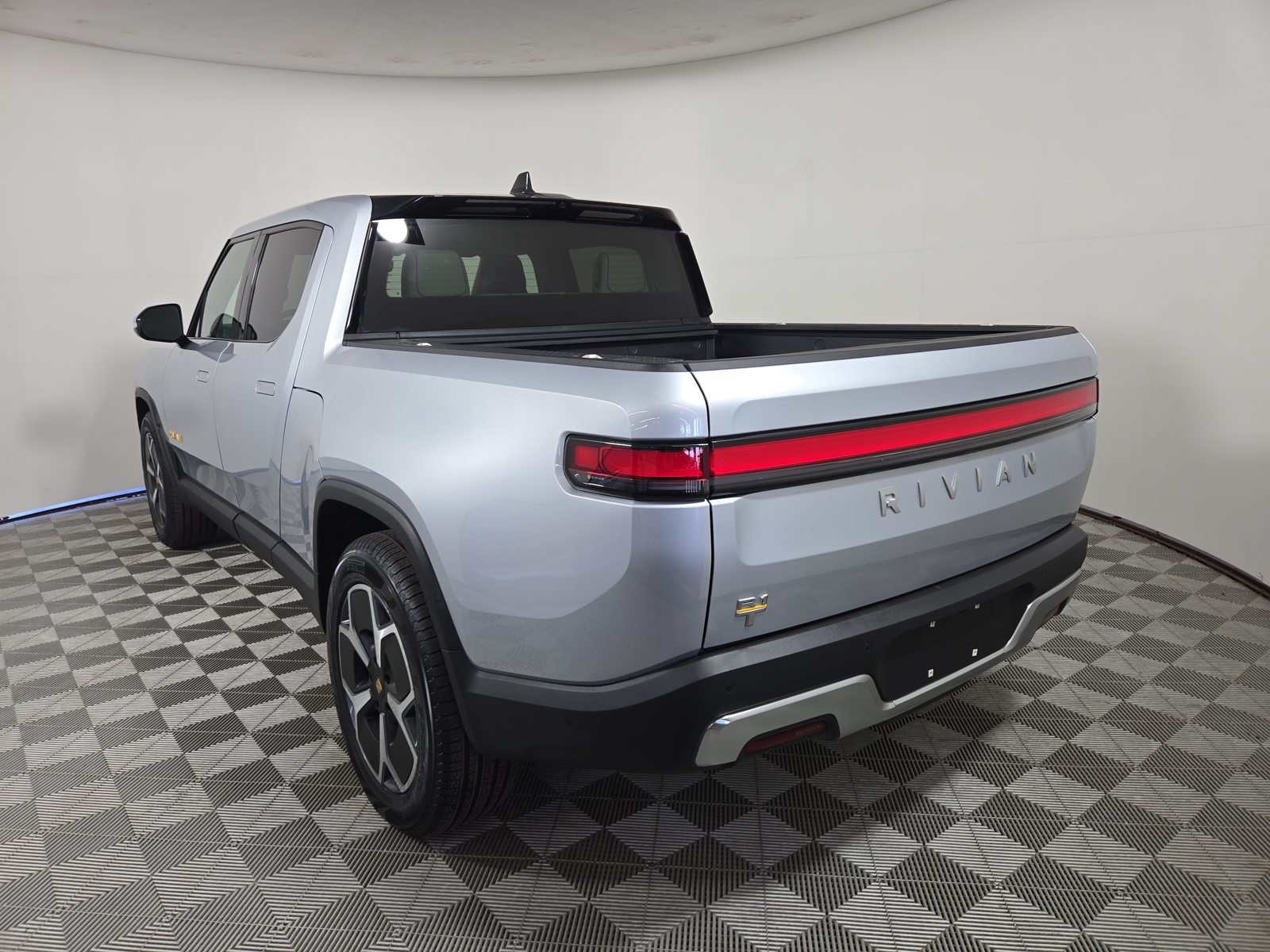 Used 2023 Rivian R1T Adventure Quad AWD/4WD image 3