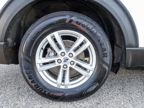 Used 2020 Ford Explorer XLT w/ Comfort Package image 10