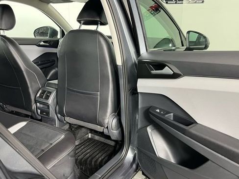 Used 2023 Volkswagen Taos SEL image 29