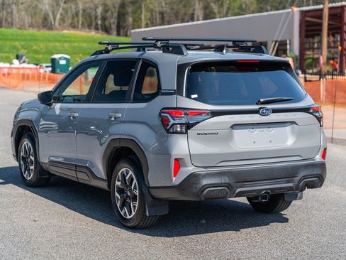 Used 2025 Subaru Forester Premium w/ Convenience Package #1 image 6