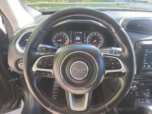 Used 2018 Jeep Renegade Latitude image 16