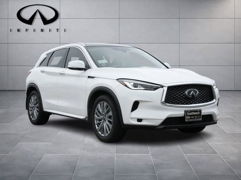 Certified 2025 INFINITI QX50 Luxe w/ Cargo Package AWD/4WD image 3