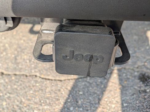 Used 2022 Jeep Wrangler Unlimited Sport image 32