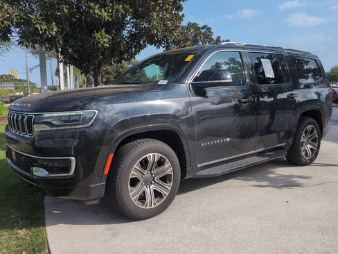 Used 2024 Jeep Wagoneer 2WD w/ Premium Group I image 5