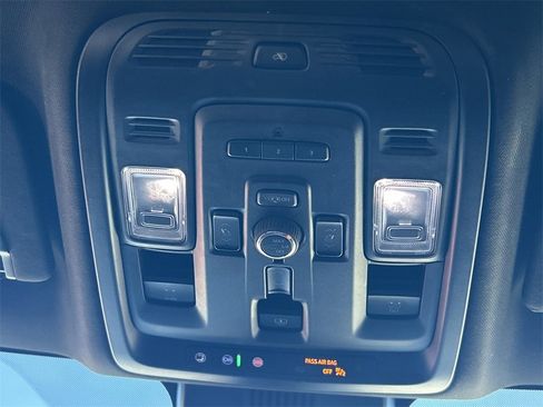 Used 2024 GMC Yukon Denali Ultimate image 23