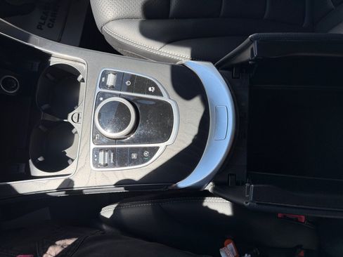 Used 2019 Mercedes-Benz GLC 300 4MATIC image 15