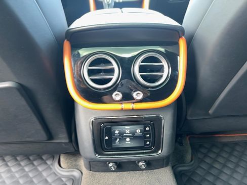 Used 2020 Bentley Bentayga Design Series AWD/4WD image 26
