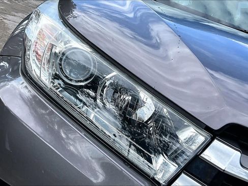 Used 2019 Toyota Highlander Limited Platinum image 27