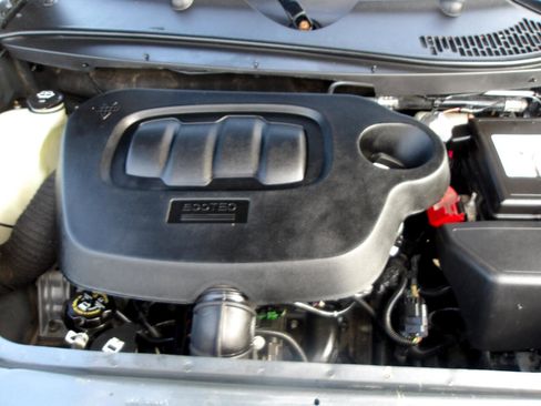 Used 2010 Chevrolet HHR LS image 25