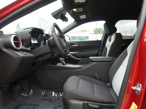 Used 2024 Chevrolet Trax RS w/ Driver Confidence Package FWD image 9