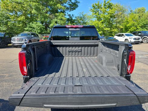 Used 2025 GMC Sierra 1500 Denali AWD/4WD image 5