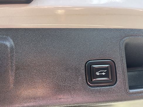 Used 2020 GMC Terrain Denali w/ Denali Premium Package image 10