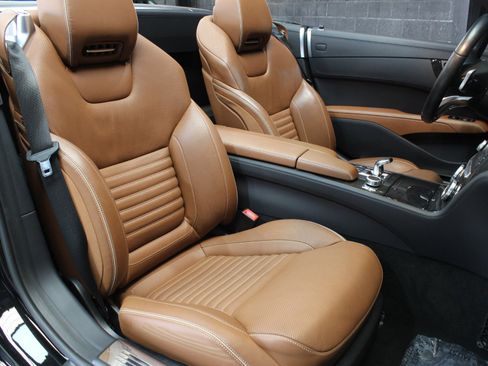 Used 2017 Mercedes-Benz SL 550 image 38