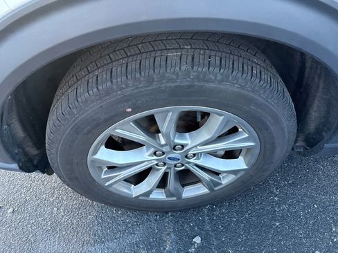 Used 2023 Ford Explorer XLT w/ Equipment Group 202A image 15