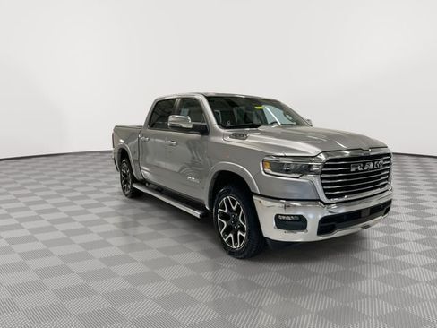 Used 2025 RAM 1500 Laramie AWD/4WD image 12