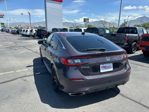 Used 2022 Honda Civic Sport Touring image 9