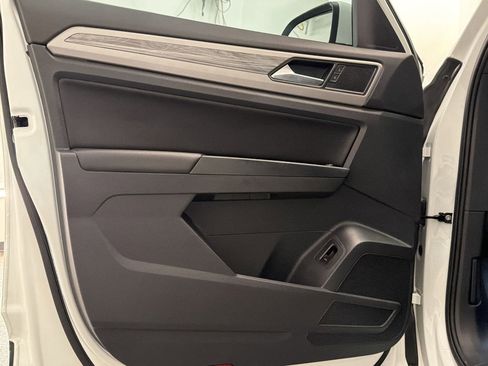 Used 2020 Volkswagen Atlas Cross Sport SE AWD/4WD image 19