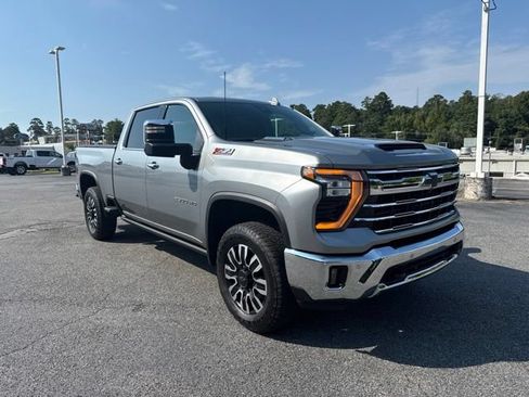 Used 2025 Chevrolet Silverado 2500 LTZ w/ LTZ Plus Package AWD/4WD image 1