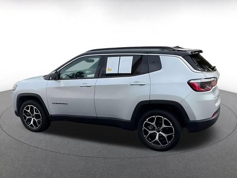 Used 2025 Jeep Compass Limited AWD/4WD image 10