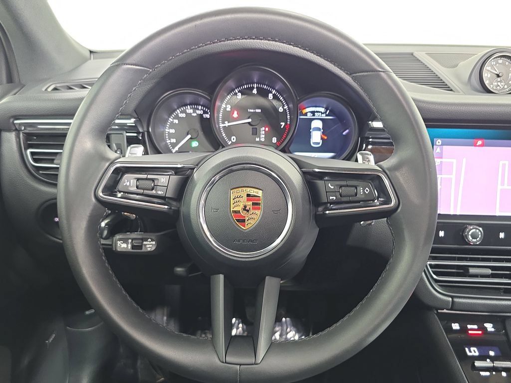 Certified 2026 Porsche Macan AWD/4WD image 14