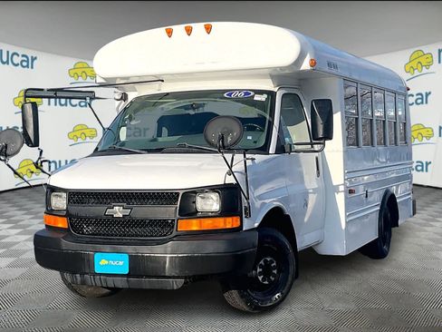 Used 2006 Chevrolet Express 3500 w/ School Bus Package image 3