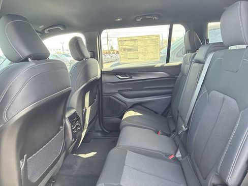 New 2026 Jeep Grand Cherokee L Laredo AWD/4WD image 23