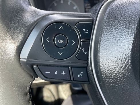 Certified 2025 Toyota Corolla SE w/ Convenience Package FWD image 17