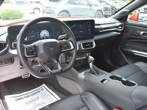 Used 2025 Ford Mustang GT Premium RWD image 17