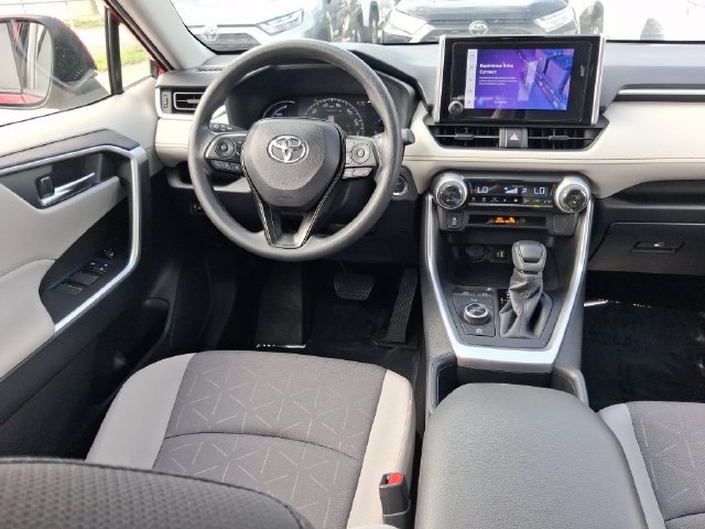 Used 2025 Toyota RAV4 XLE AWD/4WD image 8