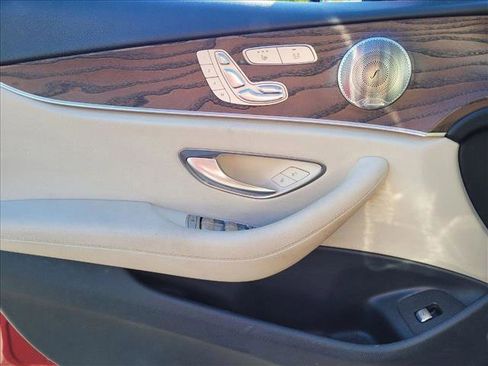 Used 2017 Mercedes-Benz E 300 4MATIC image 8