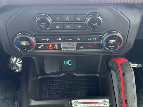 Used 2024 Ford Bronco Heritage Edition image 18