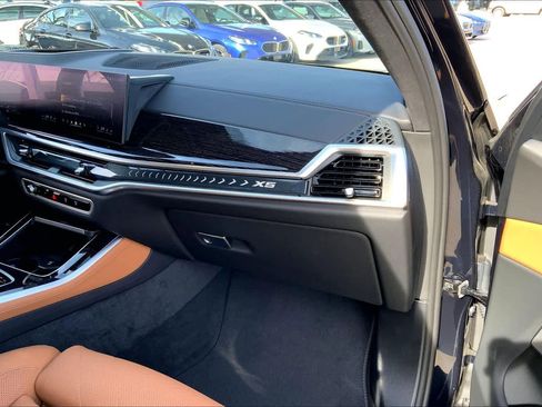 Used 2025 BMW X5 xDrive50e w/ M Sport Package image 17