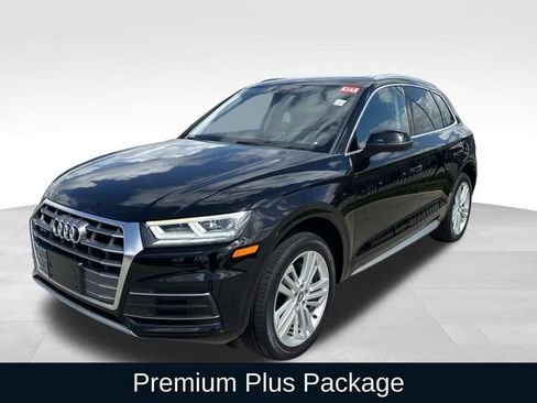 Used 2020 Audi Q5 2.0T Premium Plus w/ Premium Plus Package image 3