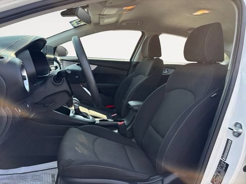 Used 2023 Kia Forte LXS FWD image 9
