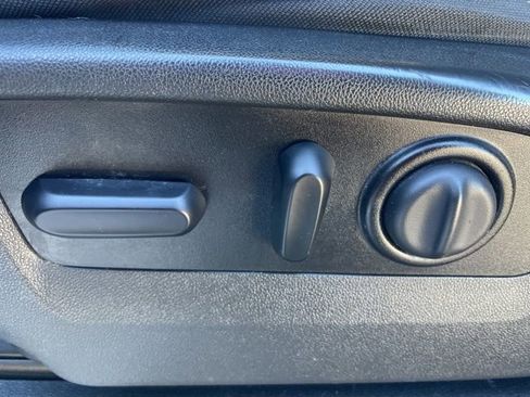 Used 2020 GMC Sierra 1500 Elevation w/ Elevation Value Package image 9