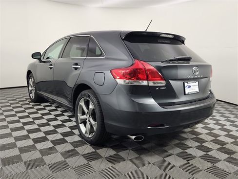 Used 2010 Toyota Venza AWD image 3
