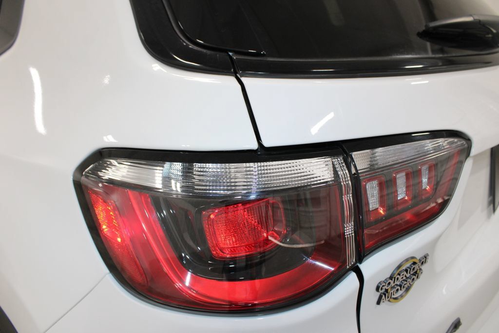 Used 2025 Jeep Compass Trailhawk AWD/4WD image 24