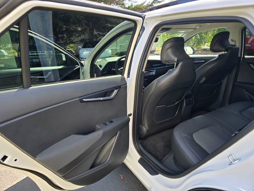 Certified 2023 Kia Niro Wind w/ Wind Preserve Package FWD image 9