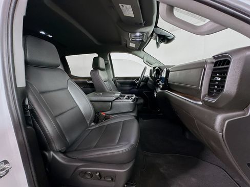 Used 2025 GMC Sierra 1500 SLT AWD/4WD image 28