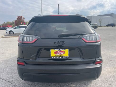 Used 2021 Jeep Cherokee Latitude Plus image 6