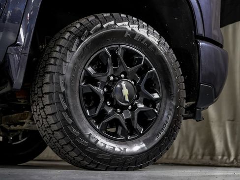 Used 2024 Chevrolet Silverado 2500 LT AWD/4WD image 50