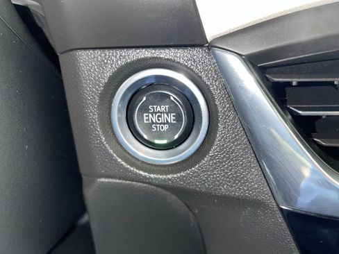 Used 2025 Buick Encore GX Avenir w/ Avenir Technology Package image 27