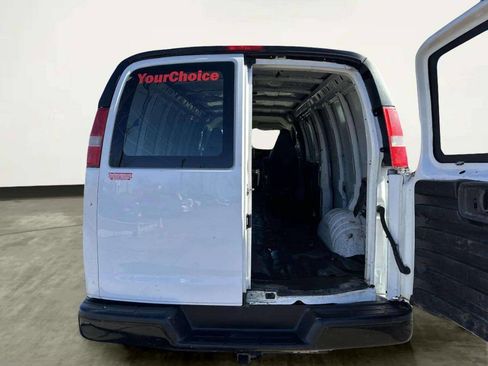 Used 2016 Chevrolet Express 2500 Extended image 14