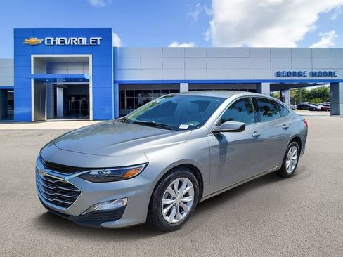 Certified 2025 Chevrolet Malibu LT FWD image 2