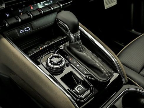 New 2026 GMC Canyon Denali image 18