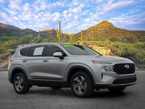 Used 2023 Hyundai Santa Fe SE w/ Cargo Package AWD/4WD image 2