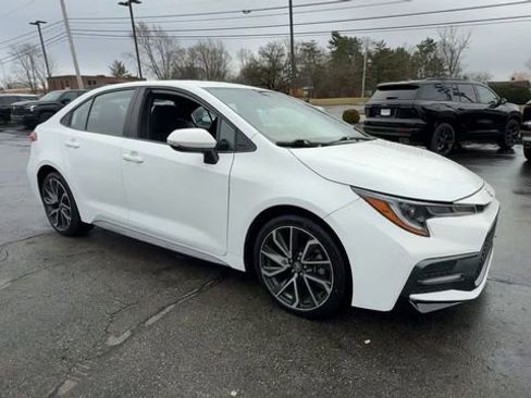 Used 2020 Toyota Corolla SE image 2