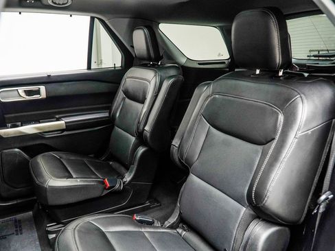 Used 2022 Ford Explorer Limited w/ Equipment Group 301A image 41