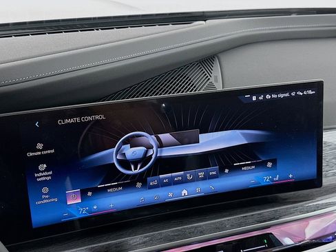 Used 2025 BMW i7 eDrive50 w/ Executive Package image 14